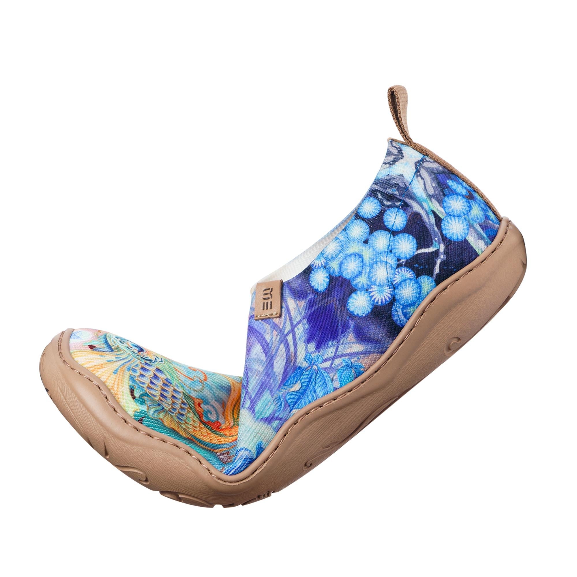 Cloud-Drifting Koi Women's Slip-On Shoes Painted Canvas Sneakers
