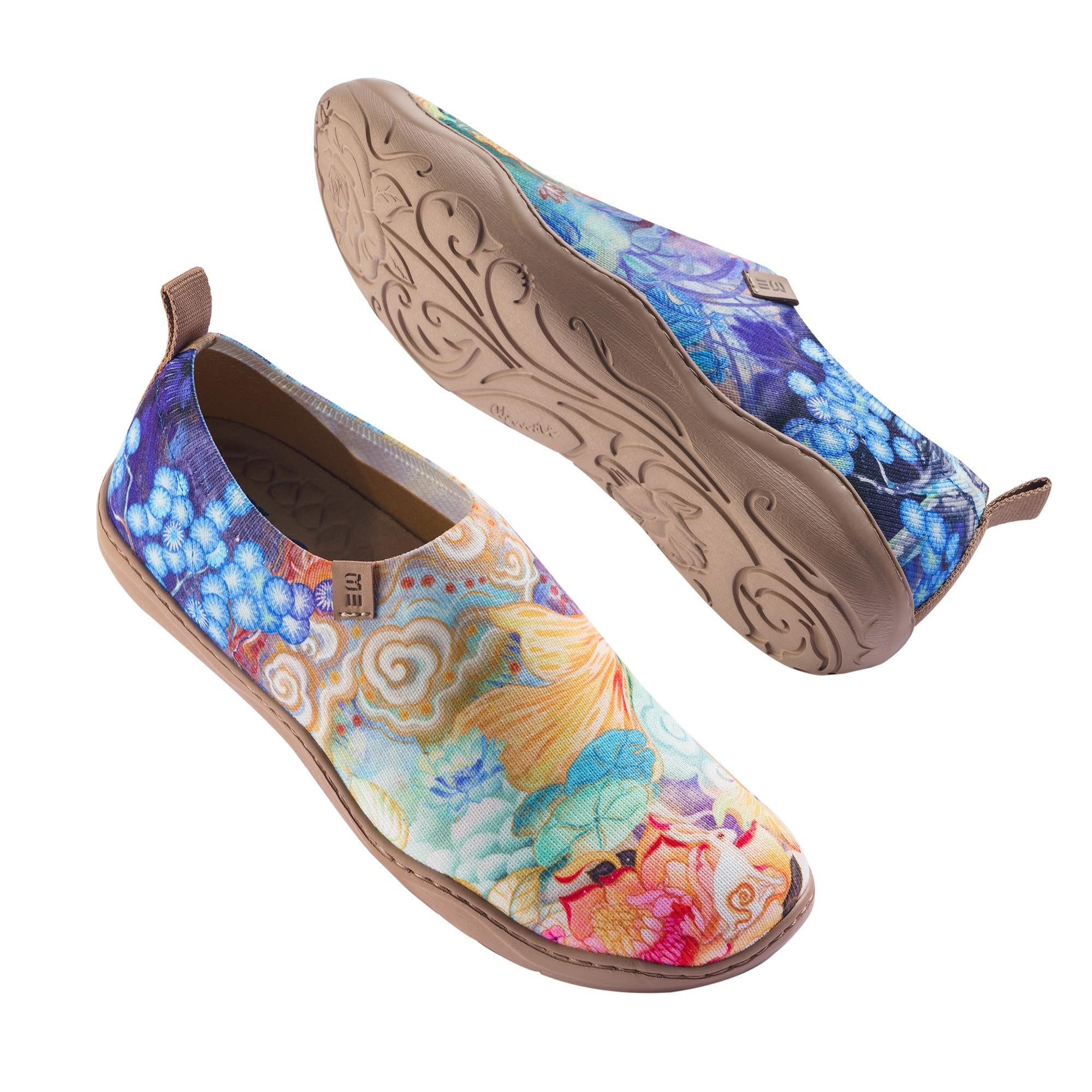 Cloud-Drifting Koi Women's Slip-On Shoes Painted Canvas Sneakers