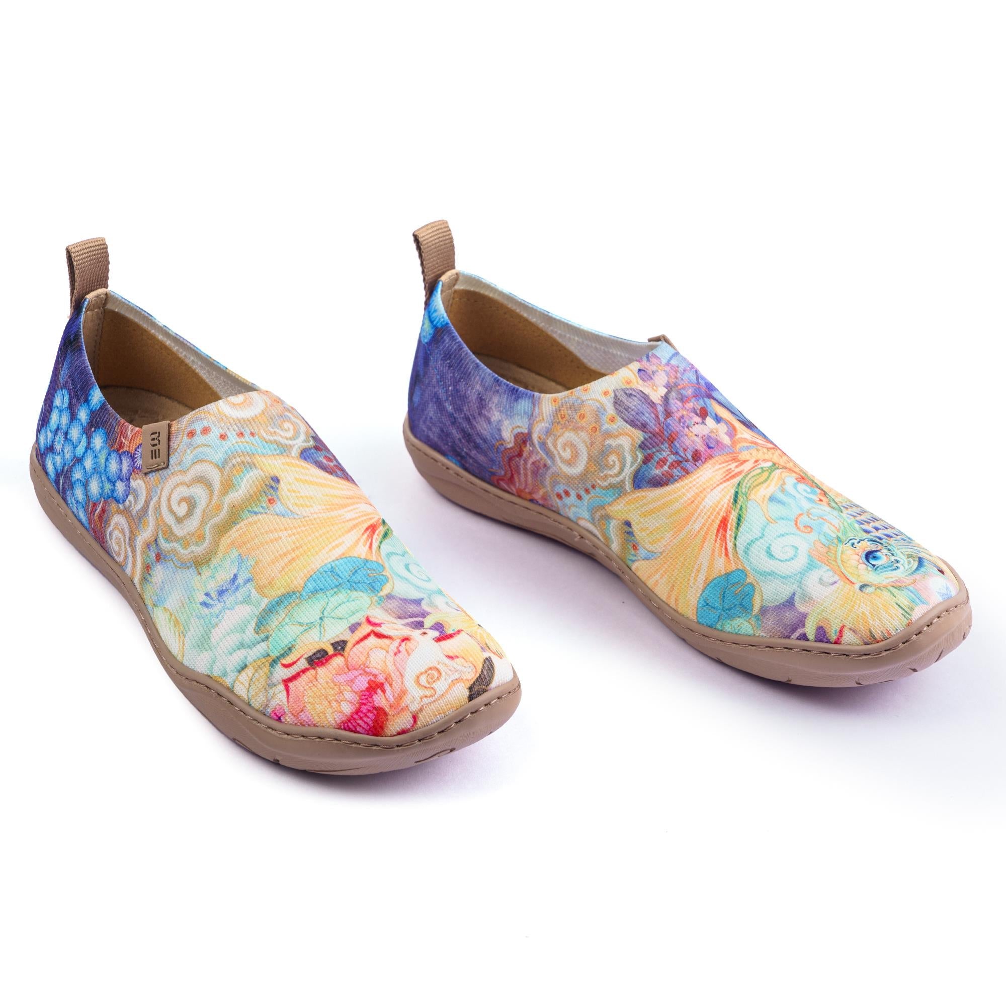 Cloud-Drifting Koi Women's Slip-On Shoes Painted Canvas Sneakers